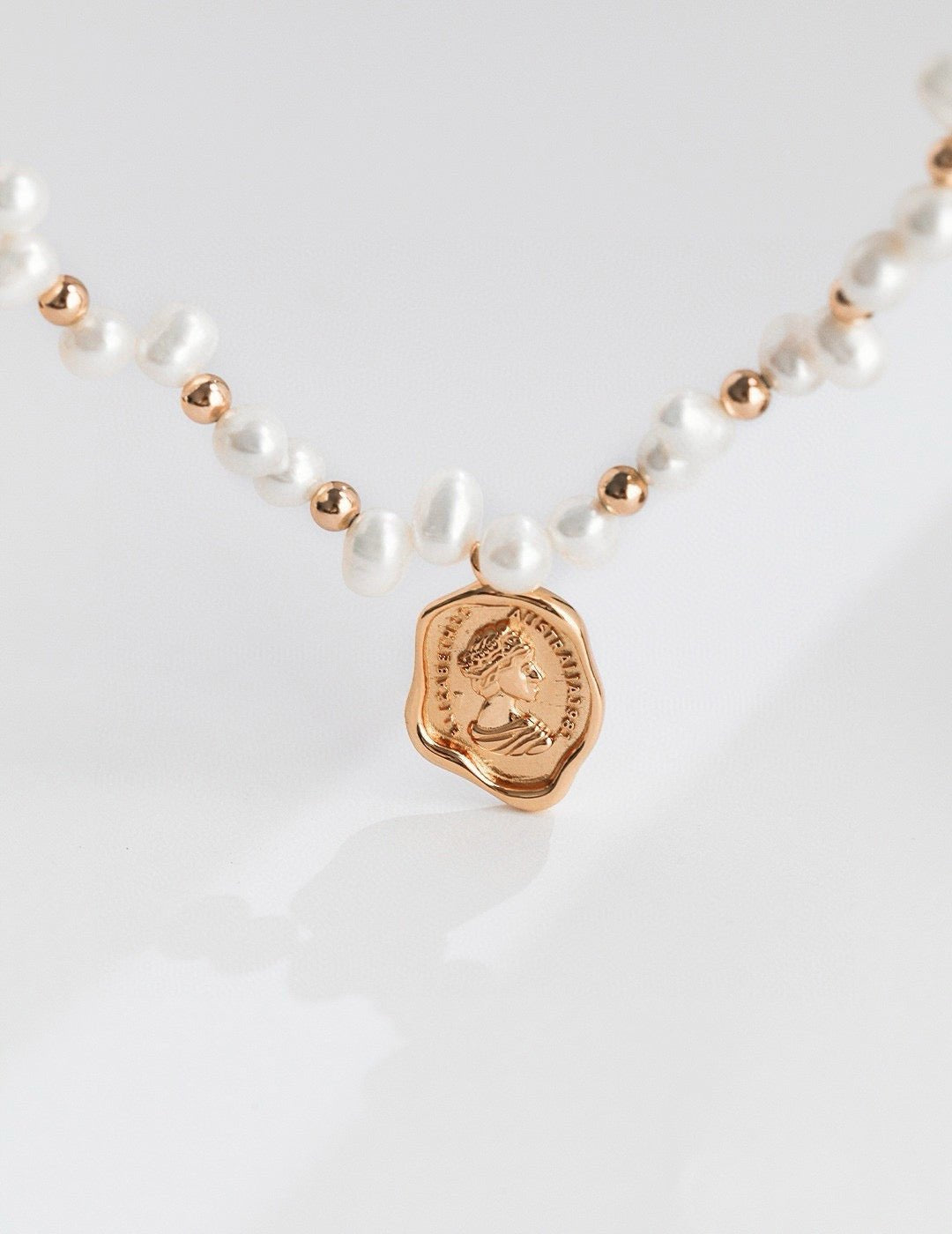 Vintage Queen Signet Pearl Necklace | S925 Silver Wax Seal Pendant 货号：D0276 | Vintage Baroque Pearl & Gold Plated Sterling Silver Jewelry | sweetsaga Jewelry Store