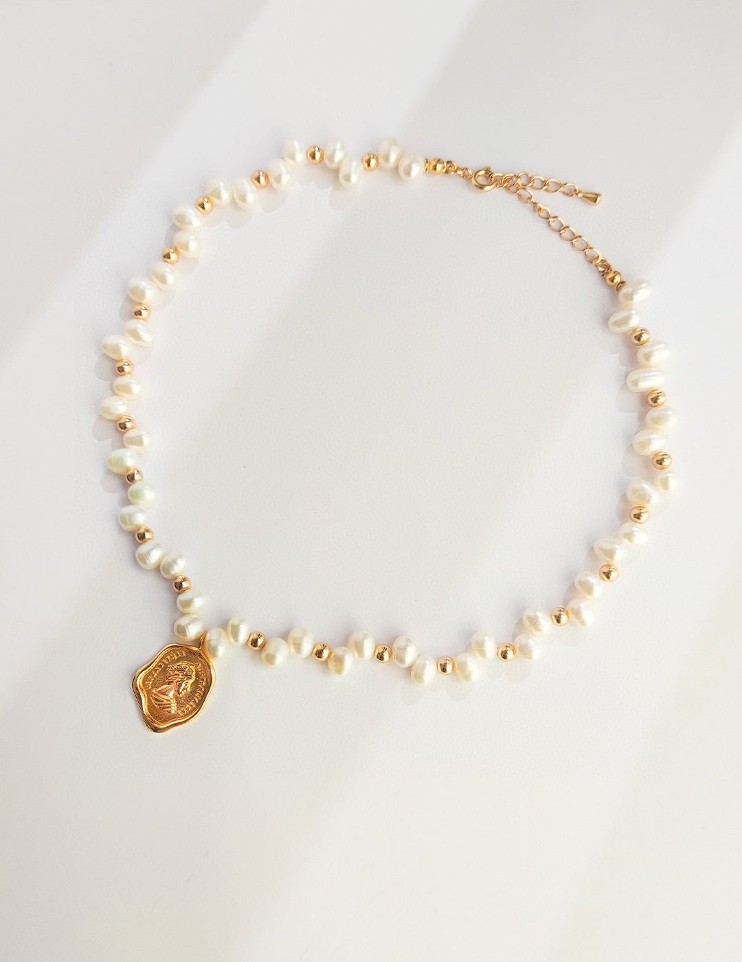 Vintage Queen Signet Pearl Necklace | S925 Silver Wax Seal Pendant 货号：D0276 | Vintage Baroque Pearl & Gold Plated Sterling Silver Jewelry | sweetsaga Jewelry Store
